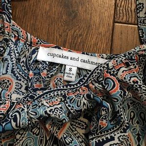 Cupcakes & Cashmere paisley cold shoulder tank